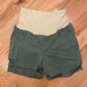 GAP Maternity green shorts